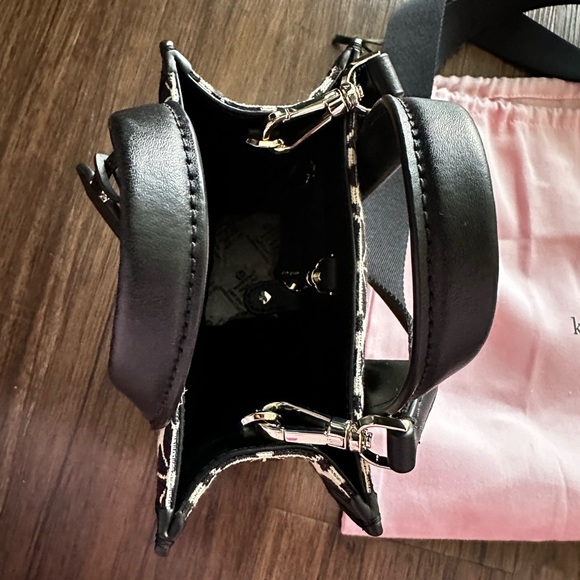 kate spade new york

Mini Manhattan Spade Flower Jacquard Tote - Picture 5 of 7